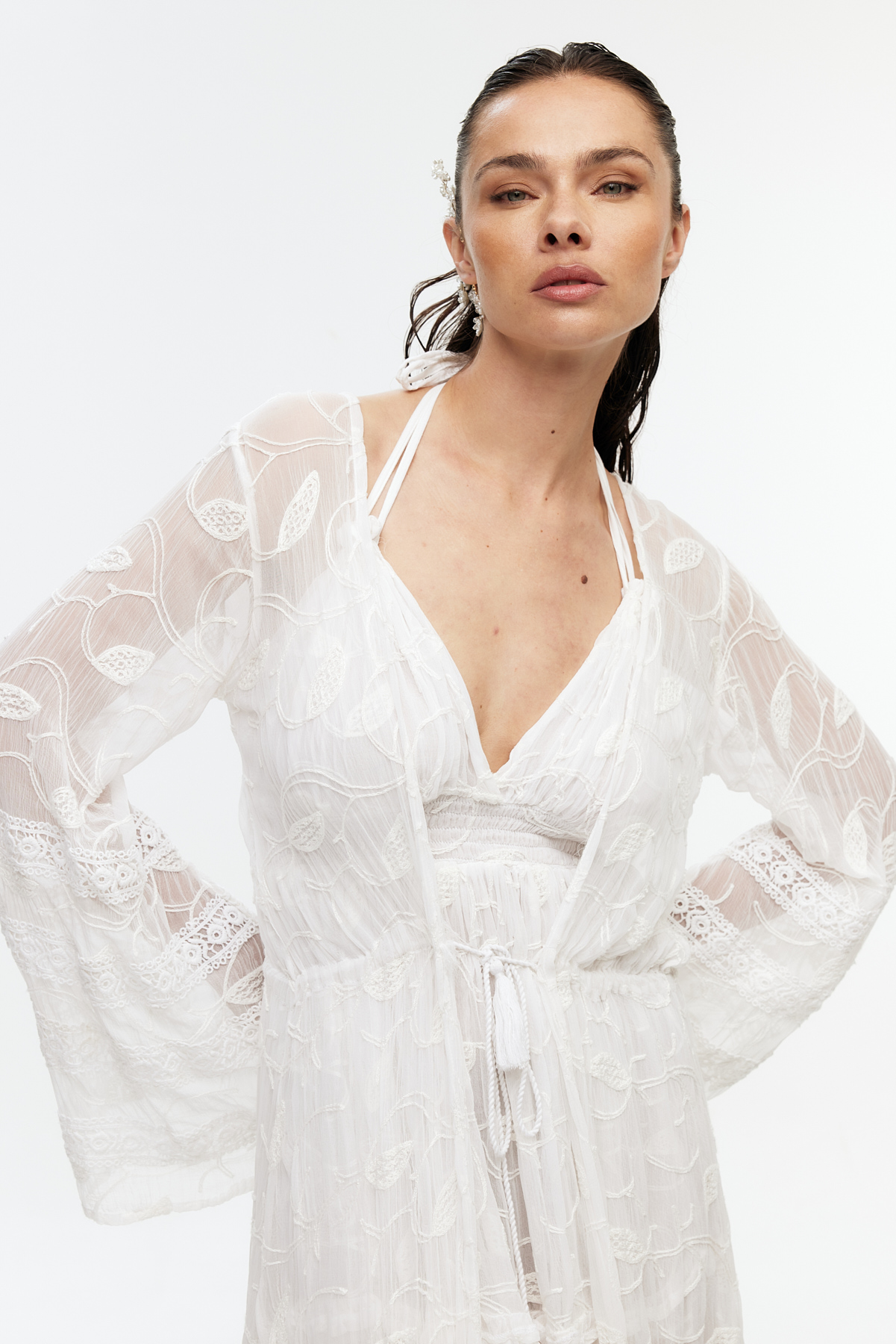 Beyaz şifon dantel detaylı uzun kimono