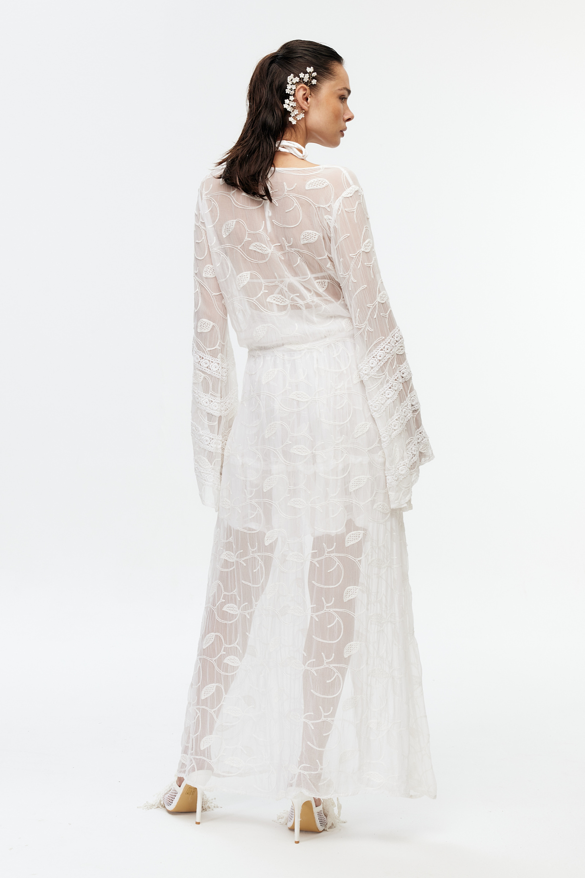 Beyaz şifon dantel detaylı uzun kimono