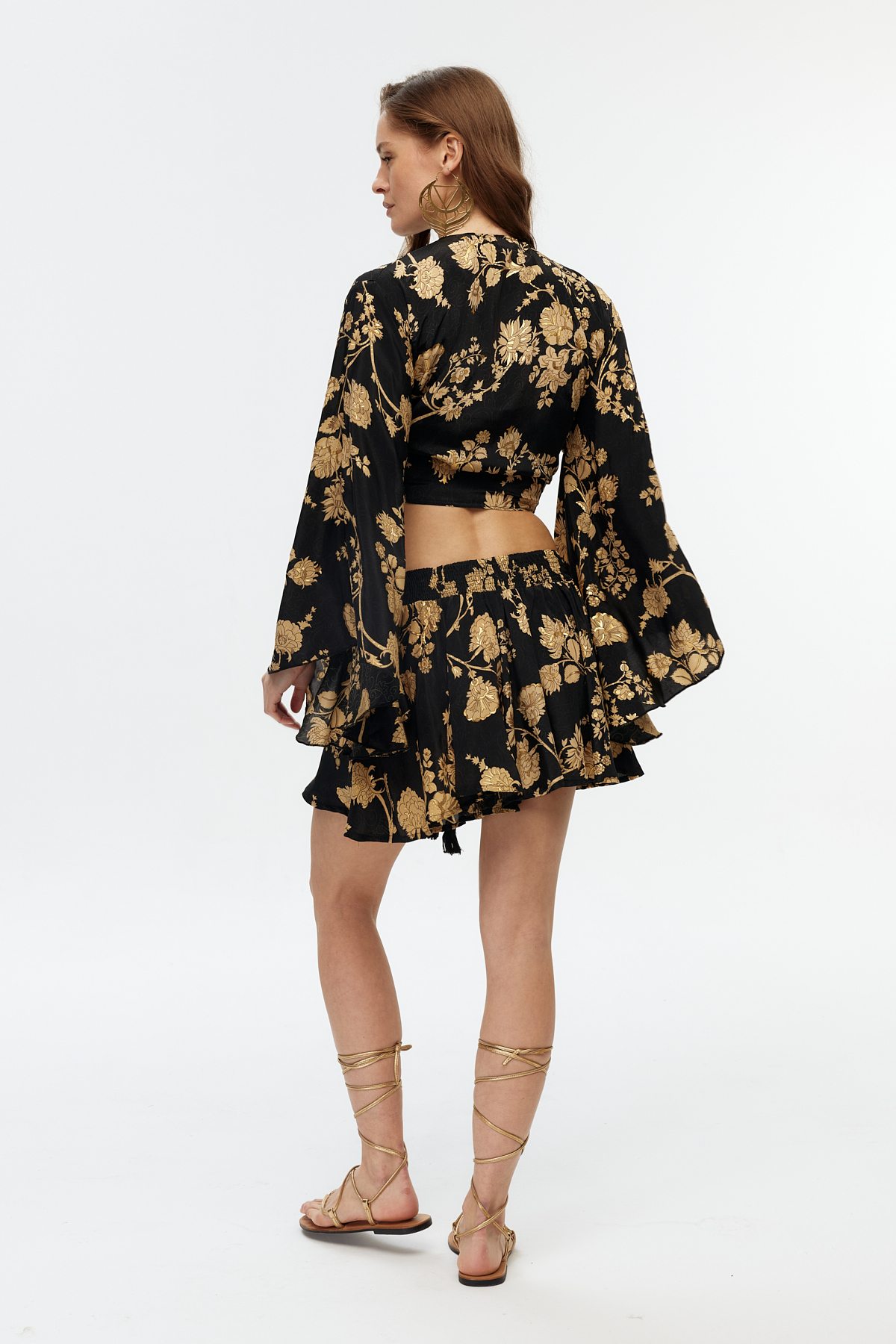 Siyah çiçek desen crop top şort etek takım